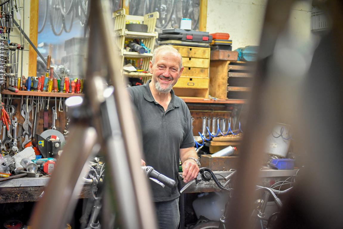 04 portret fietsenmaker Rouw Zaandam beeld Meneer de Fotograaf Zaandam